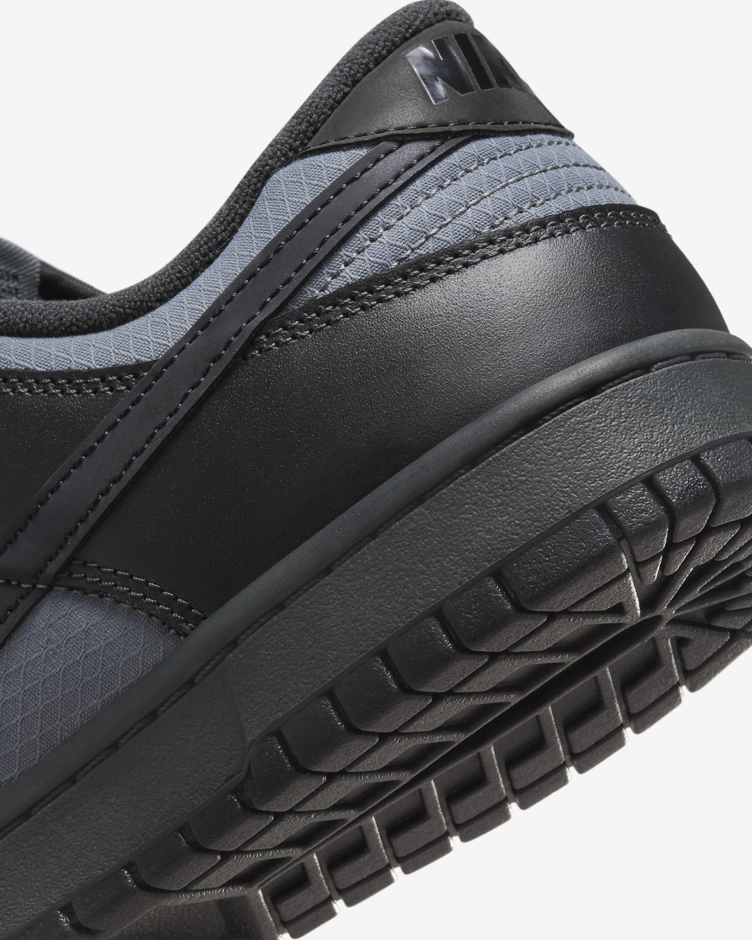 Nike Dunk Low Retro SE Off Noir Smoke Grey