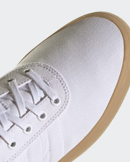 Adidas Vulc Raid3r Skateboarding Sneakers